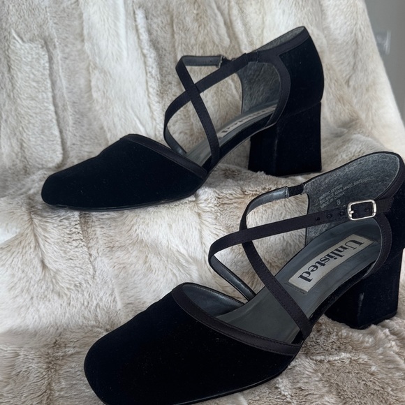 Unlisted Women's Black Cross-Strap Heels - Picture 5 of 8